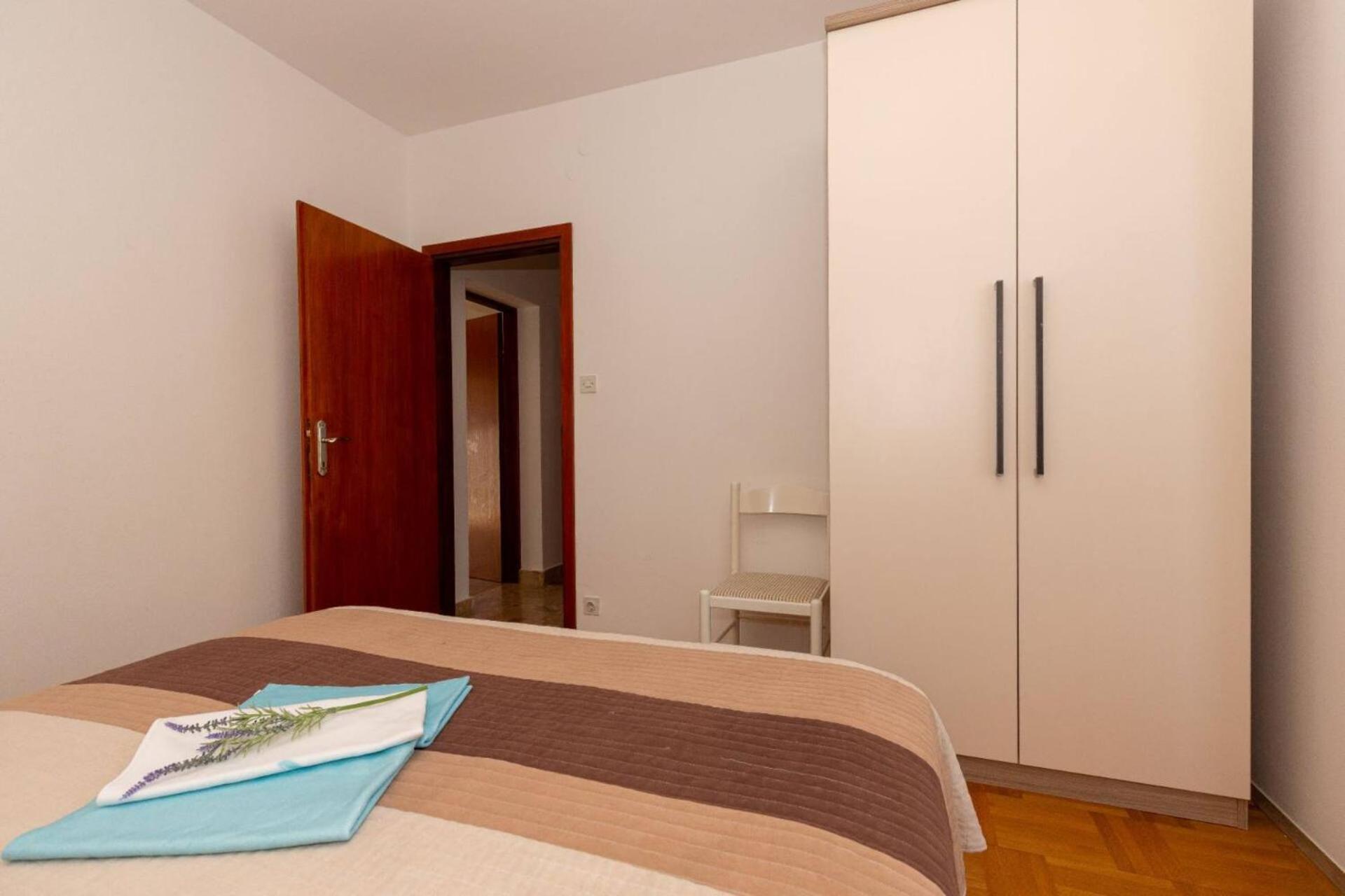 Three Bedroom Apartment In Biograd Биоград-на-Мору Экстерьер фото
