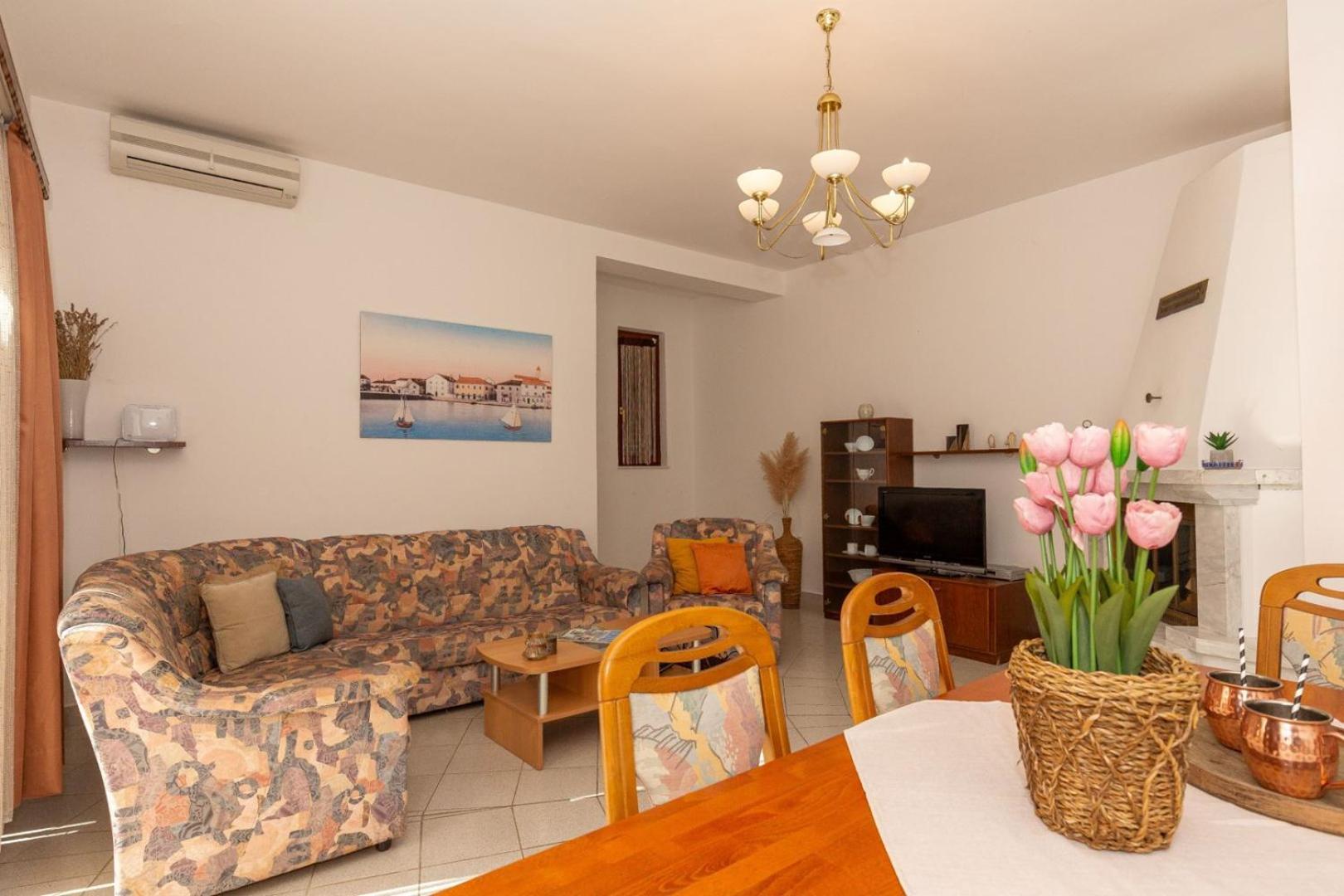 Three Bedroom Apartment In Biograd Биоград-на-Мору Экстерьер фото